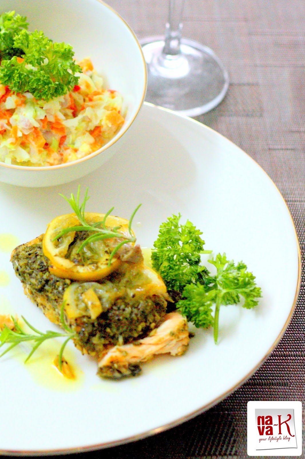 navak Lemon Parsley Baked Salmon With Potatoes & Coleslaw