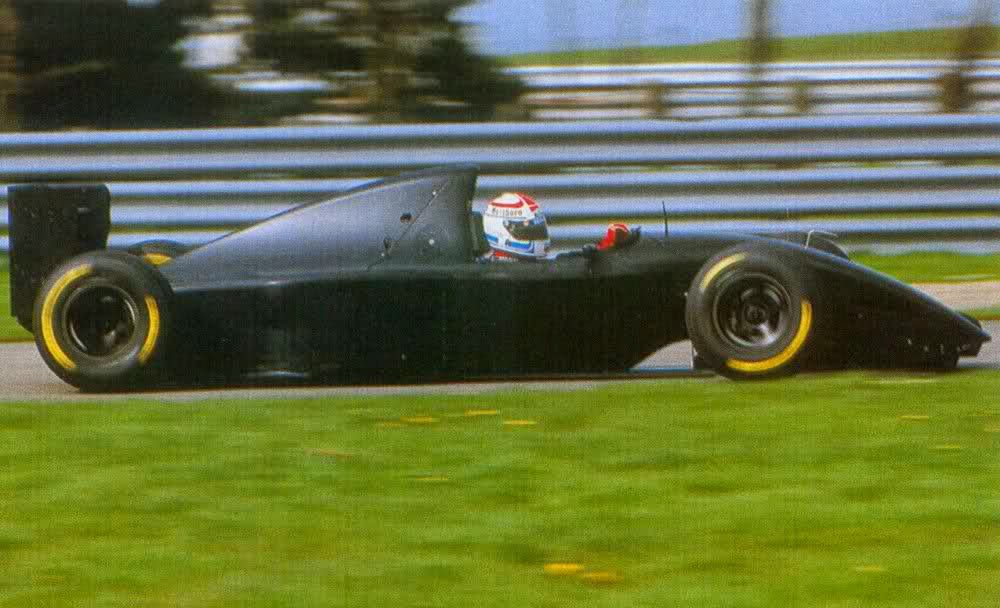 Philippe+Alliot+McLaren+MP49+Peugeot+1994.jpg