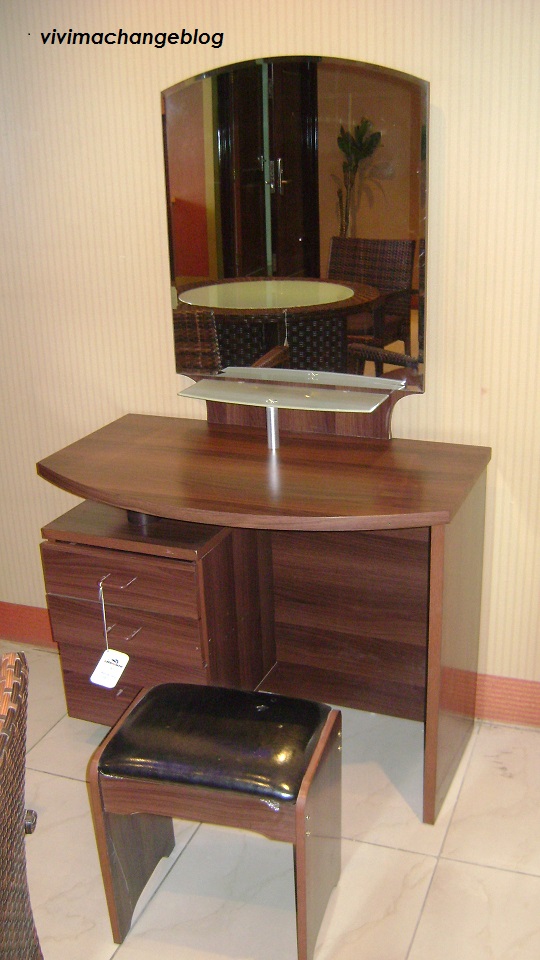 VIVI MACHANGE PICHA ZA DRESSING TABLE KWA AJILI YA CHUMBA KIDOGO CHA