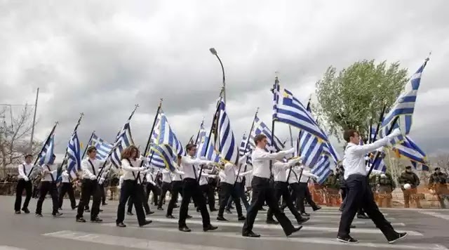 Εξέγερση γονιών στη Κοζάνη: Κληρώθηκαν “τυχαία” Αλβανοί για σημαιοφόροι στην επέτειο απελευθέρωσης της πόλης! Εξέγερση γονιών στη Κοζάνη: Κληρώθηκαν “τυχαία” Αλβανοί για σημαιοφόροι στην επέτειο απελευθέρωσης της πόλης!