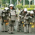 Satpol PP Sidimpuan Bongkar Iklan tak Berizin thumbnail