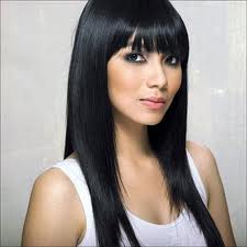 ingin tampil dengan model rambut klasik yaitu rambut panjang. Untuk