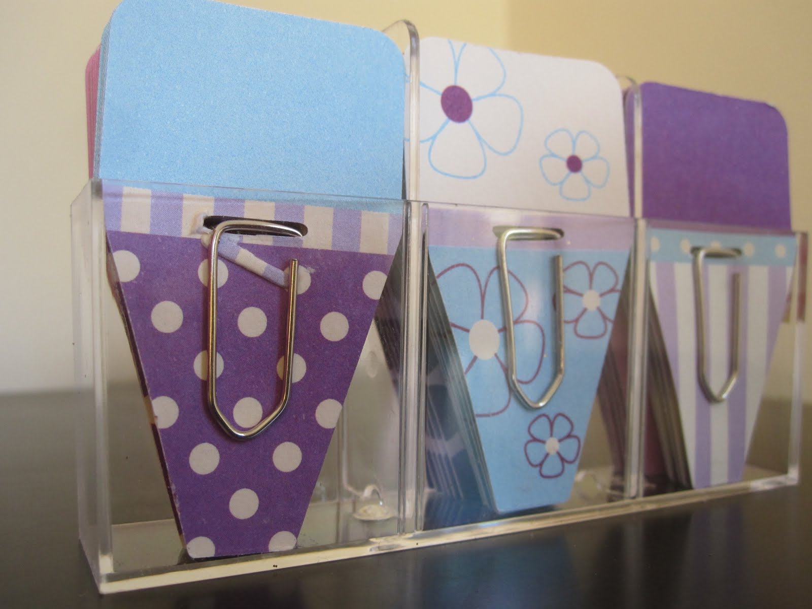 Cassadiva ClipTabs A Paper Clip crossed with a Sticky Note