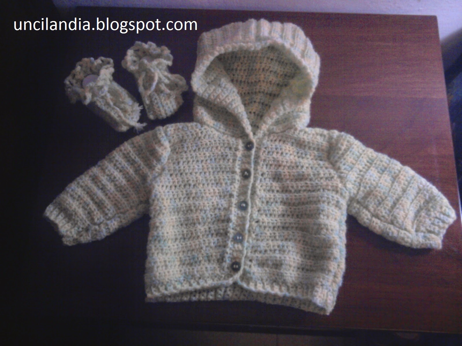 Uncilandia Golfino Con Cappuccio Per Neonato E Scarpine Coordinate All Uncinetto Baby Hooded Sweater And Booties Crochet Coordinates