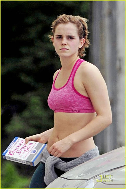 emma watson 2011 gym. Emma Watson Going to a gym in