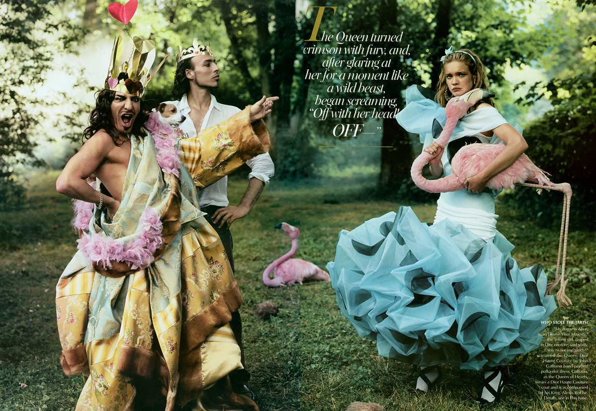 http://4.bp.blogspot.com/-MEcNuo5GGt8/USQzYEBlPKI/AAAAAAAAMJg/tO-64wSOeSg/s1600/VogueUS_December2004_AliceInWonderland_11.jpg
