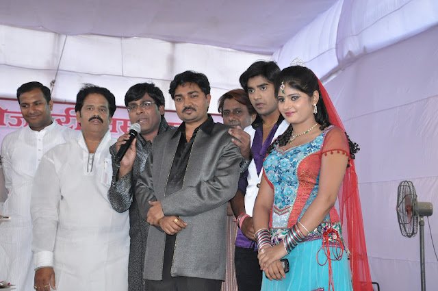 Manoj Bhawuk hosting the Film Vishesh Satra in Vishwa Bhojpuri Sammelan