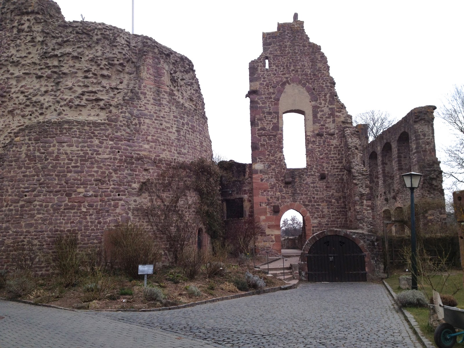 And Sew Forth Dreieich, Germany