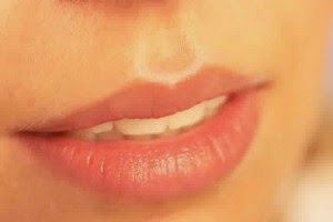 12 Cara Memerahkan Bibir Secara Alami Jauhi Rokok Saat