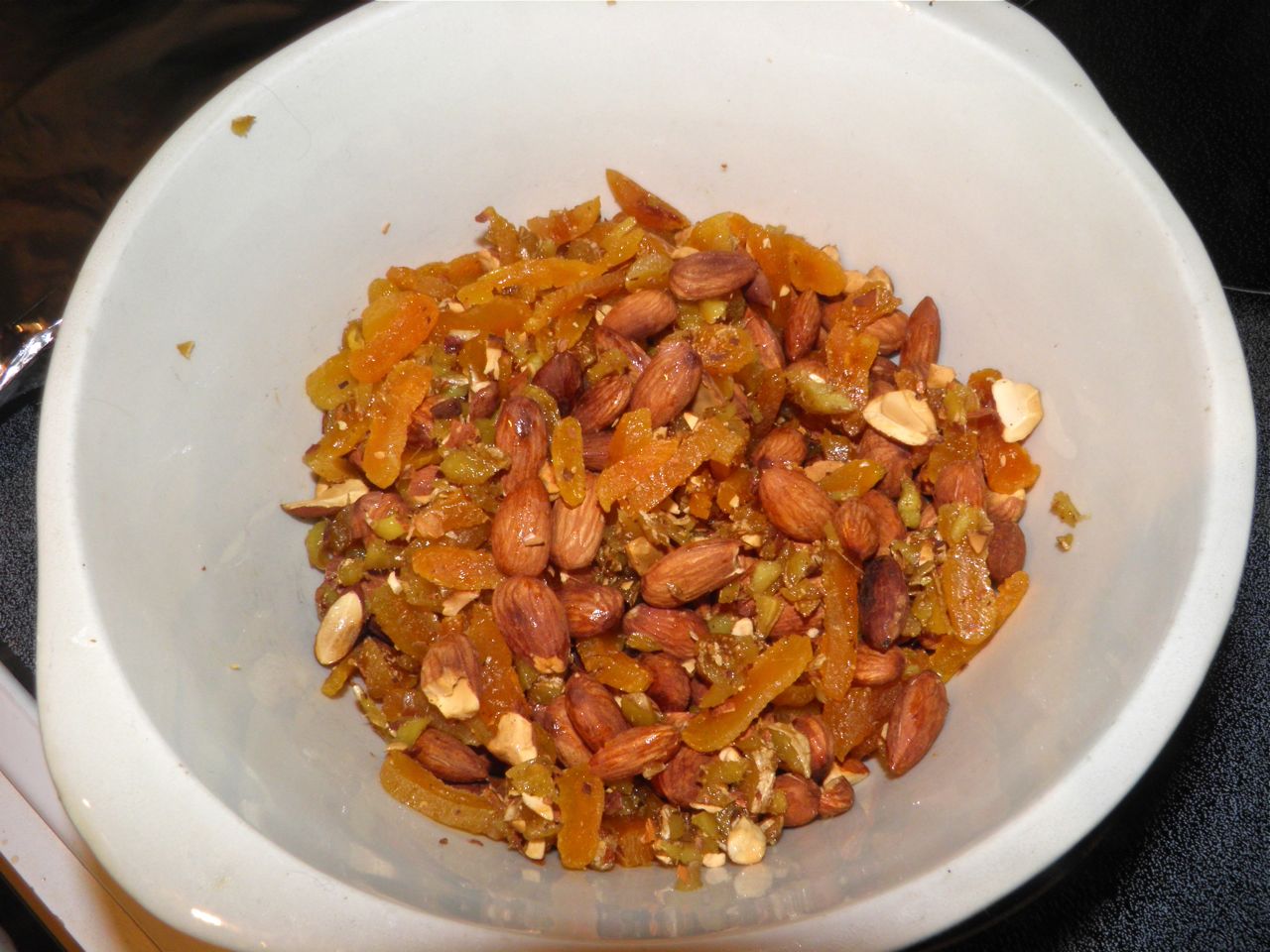 Docaitta Lifestyle Holiday Recipe Almond Apricot Ginger Bark