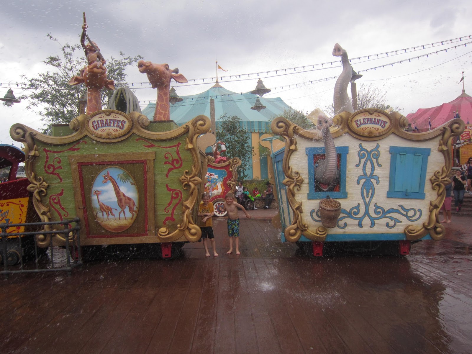 Casey Jr. Splash n' Soak Station splash pad, water play, kids, ride, Magic Kingdom, Walt Disney World