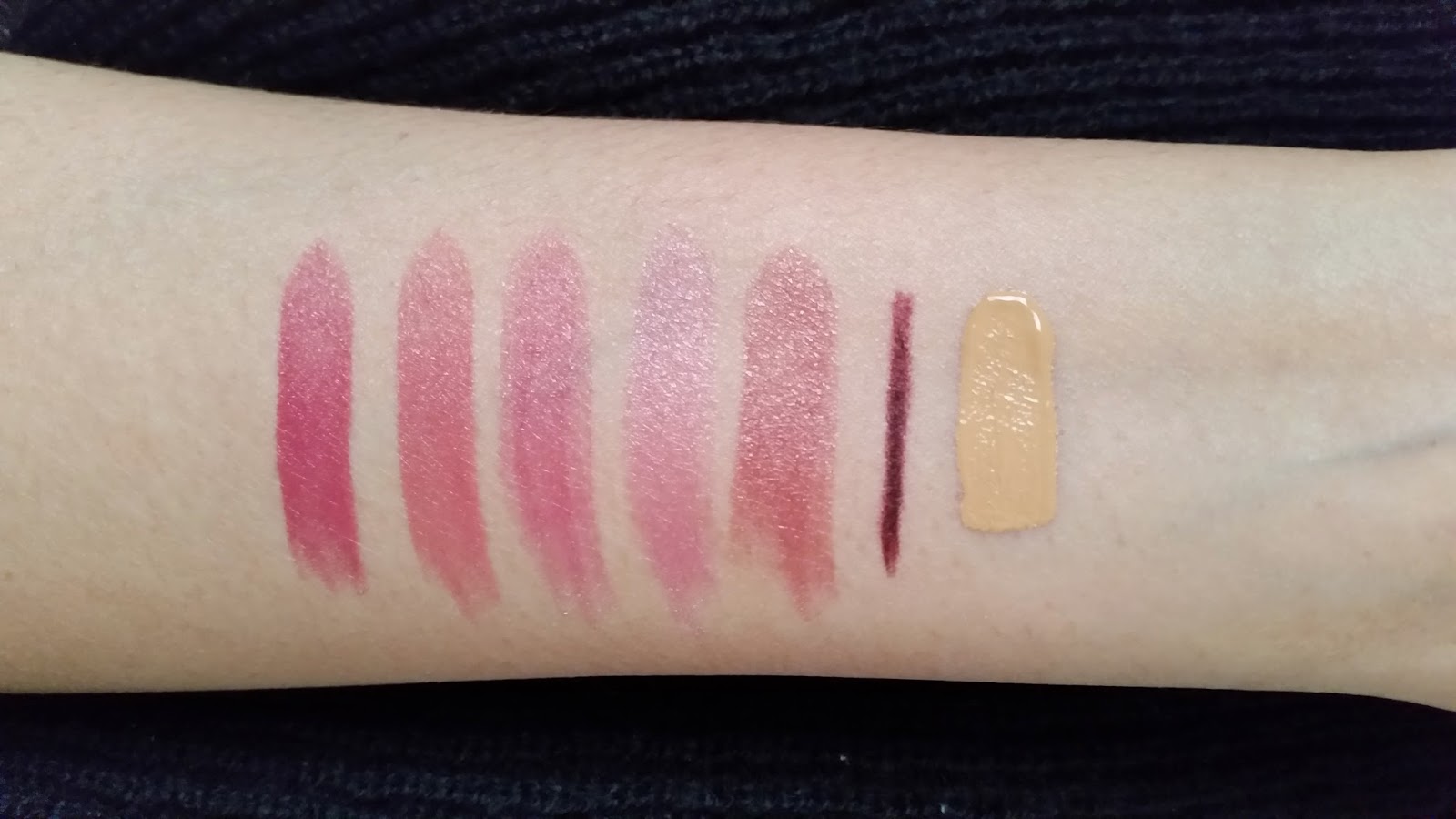 MAC Craving, Cosmo, Plumful, Syrup, Creme in your coffee lipsticks, nightmoth lipliner and select moisturecover in nc35 MAC Craving, Cosmo, Plumful, Syrup, Creme in your coffee lipsticks, nightmoth lipliner and select moisturecover in nc35.