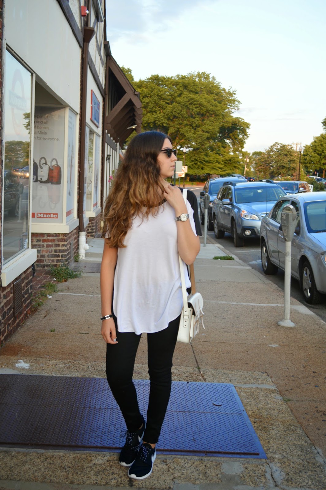 white roshes outfit