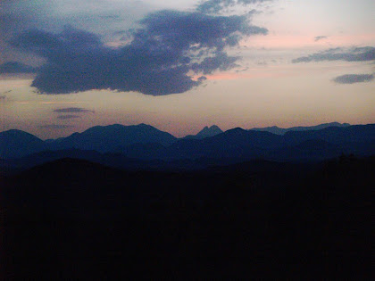 Magnífica vista de les muntanyes del Bergedà al capvespre, des del Camí dels Munts Magnífica vista de les muntanyes del Bergedà al capvespre, des del Camí dels Munts
