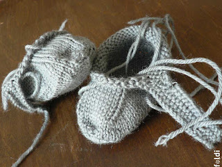knitted seamless baby booties