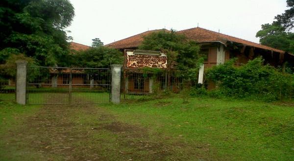 Penampakan Sinden Misterius di Studio Alam TVRI