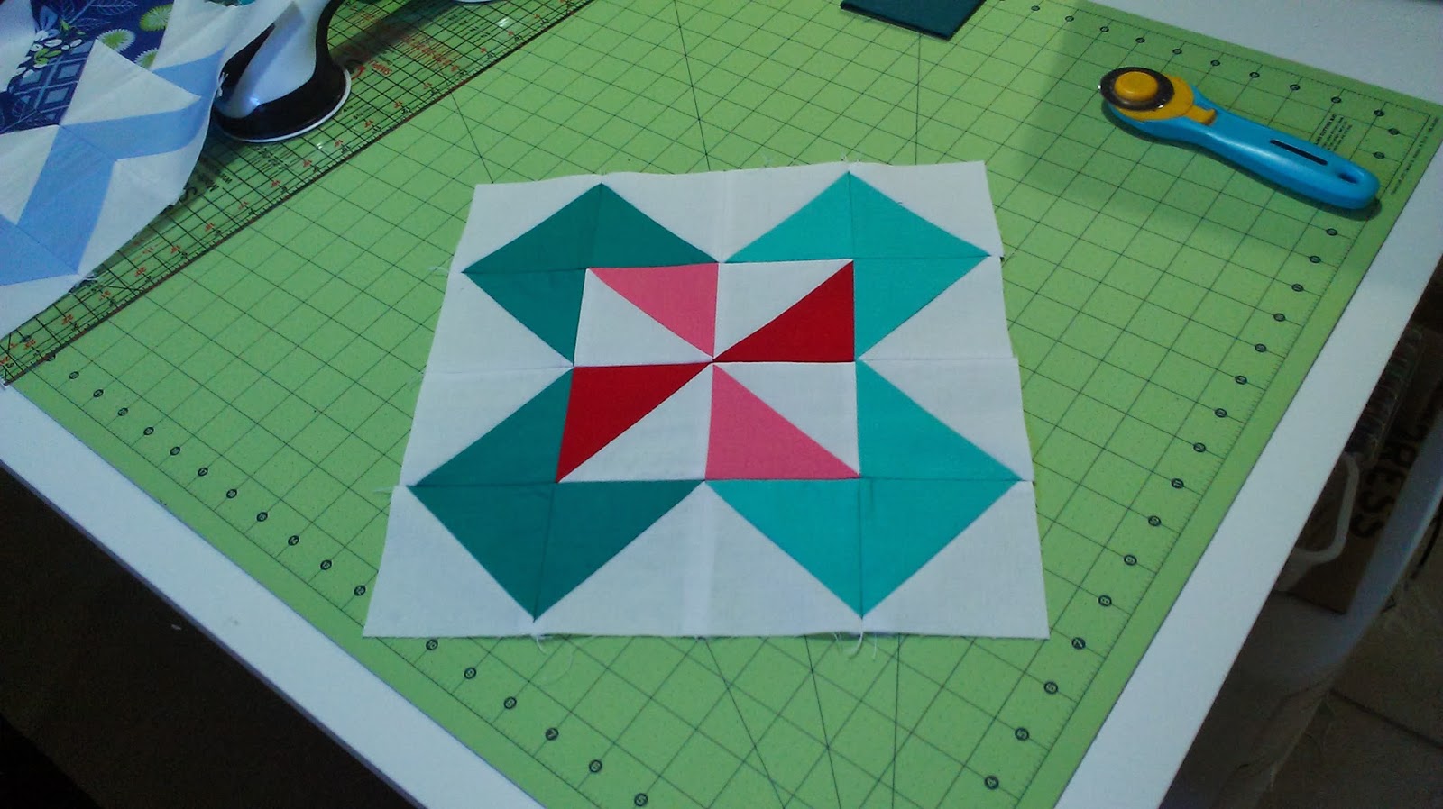 Sew at Home Mummy The Double Z Block Classic meets Modern QAL, APRIL!