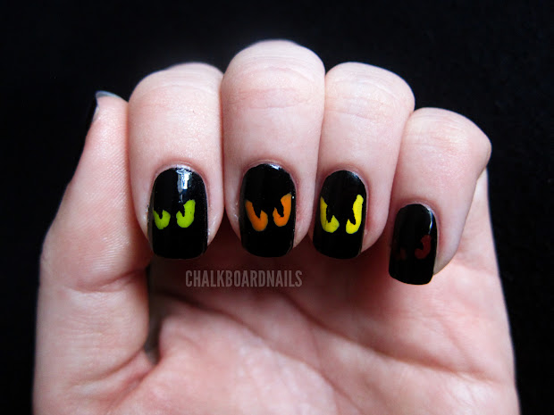 simple spooky eyes chalkboard