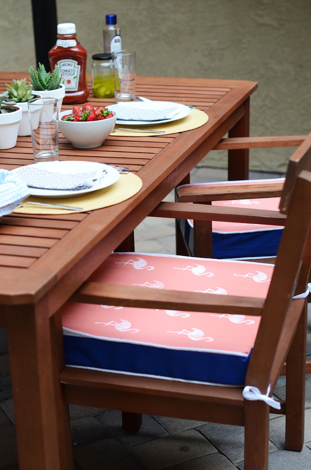 DIY FRIDAY BACKYARD BBQ + 2SIDED CHAIR CUSHIONS WITH PIPING (TUTORIAL