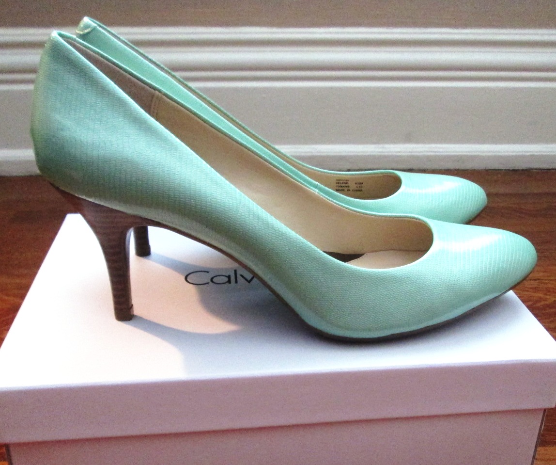 Colorful Corporate A few minty fresh, budget friendly accessories for