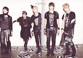 SHINee :)