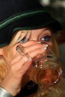 eine Ursache für Sodbrennen: Alkohol eine Ursache für Sodbrennen: Alkohol