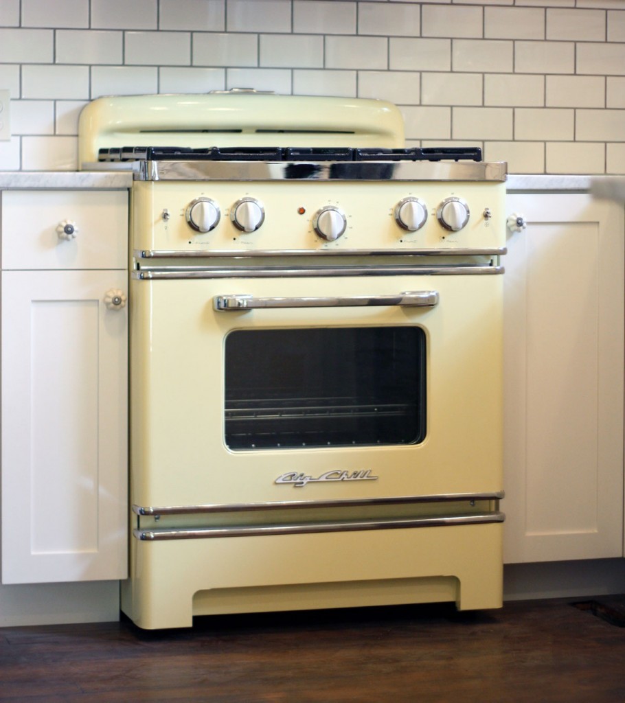 {Beautiful Nest} Vintage stove or new stove? {Your advice, please!}
