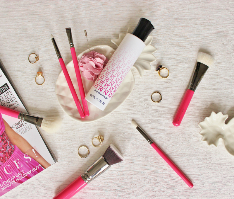 Real Techniques Deep Cleansing Brush Gel review Tales of a Pale Face