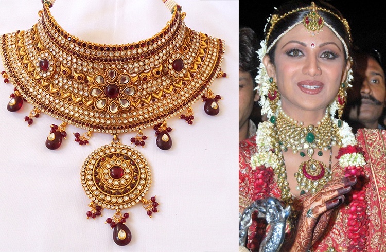 Do you think why women and specially brides waste much time in finding and select a special kind of jewelry for them.... answer is very easy ..... because wedding ceremony happens only once in life, (many times it may happen twice or thrice under special terms and conditions). Brides try hard to find good and gorgeous jewelry items which can be used with matching Lehenga or Farak. If yor are bride and your bridal ceremony is very close and date is fixed, then you will be busy in selecting an antique jewelry designs, do not worry here below we provided many designs of different kinds of jewelry which can be used fro your ears, nose, arms, feet, neck and toe, so browse down and select any one.... 1. Polki Bridal Jewellery 2. Diamond Bridal Set 3. Gold Bridal Jewellery 4. Bridal Set Of Semi-Precious Stones 5. Antique Gold Set For Wedding 6. Maang Tikka 7. Tagdi 8. Mangalsutra 9. Matha Patti 10. Kada 11. Haath Phool 12. Bajubandh.... Jewelry Designs for Brides Do you think why women and specially brides waste much time in finding and select a special kind of jewelry for them.... answer is very easy ..... because wedding ceremony happens only once in life, (many times it may happen twice or thrice under special terms and conditions). Brides try hard to find good and gorgeous jewelry items which can be used with matching Lehenga or Farak. If yor are bride and your bridal ceremony is very close and date is fixed, then you will be busy in selecting an antique jewelry designs, do not worry here below we provided many designs of different kinds of jewelry which can be used fro your ears, nose, arms, feet, neck and toe, so browse down and select any one.... 1. Polki Bridal Jewellery 2. Diamond Bridal Set 3. Gold Bridal Jewellery 4. Bridal Set Of Semi-Precious Stones 5. Antique Gold Set For Wedding 6. Maang Tikka 7. Tagdi 8. Mangalsutra 9. Matha Patti 10. Kada 11. Haath Phool 12. Bajubandh.... Jewelry Designs for Brides