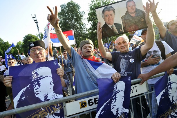 Serbian+Fascists+%2528Chetniks%2529+Support+Ratko+Mladic+%252829+May+2011%2529.jpg