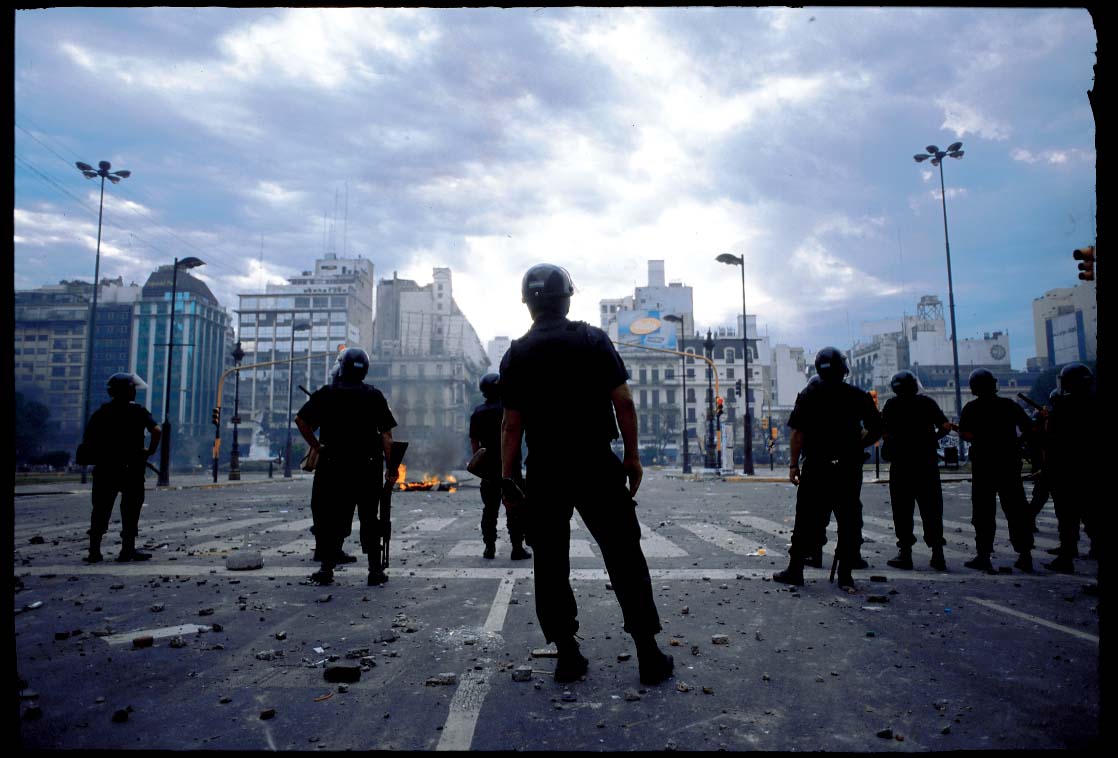 universo crisis 2001 fm