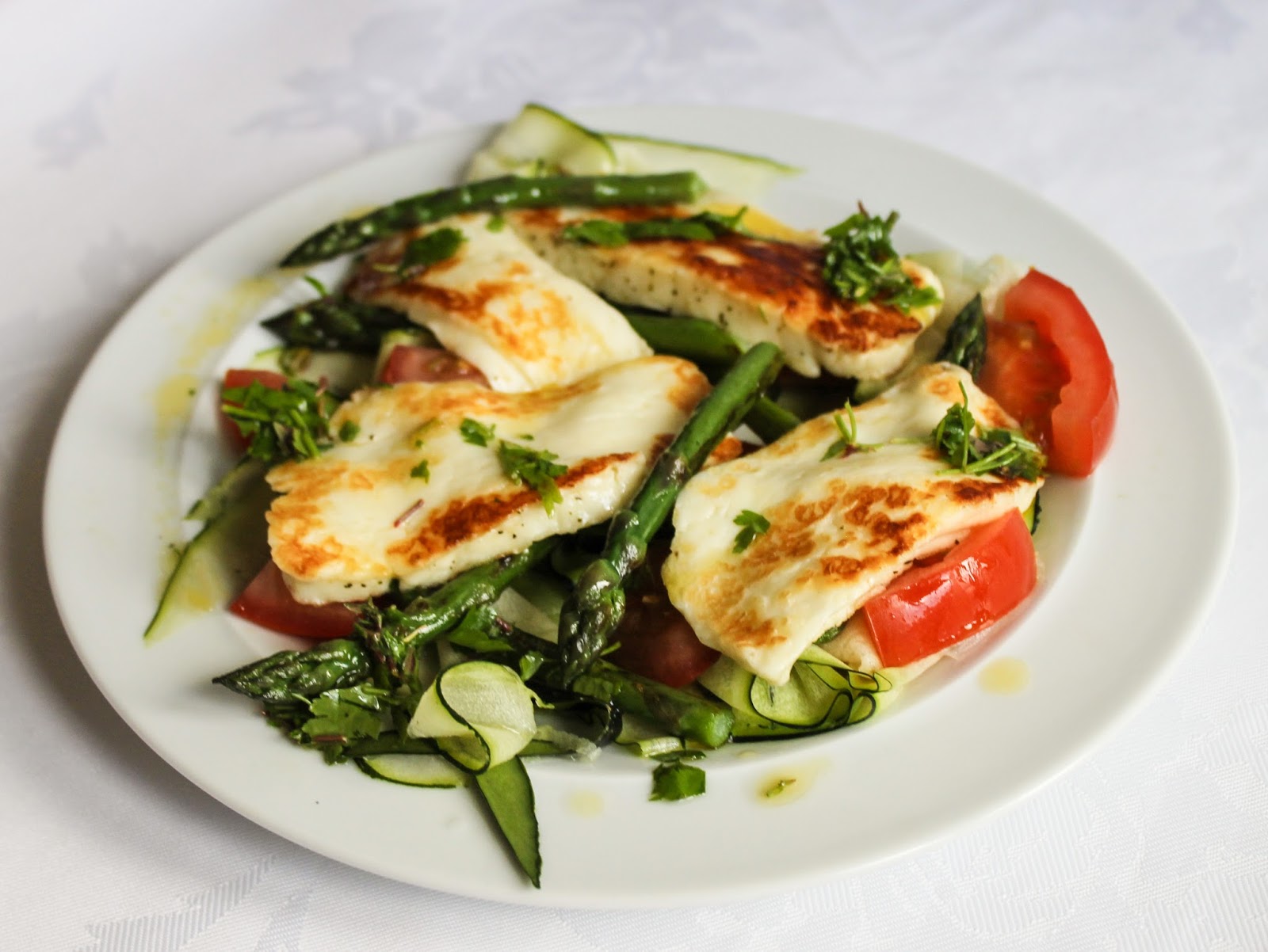 eat like you love yourself Halloumi Salad
