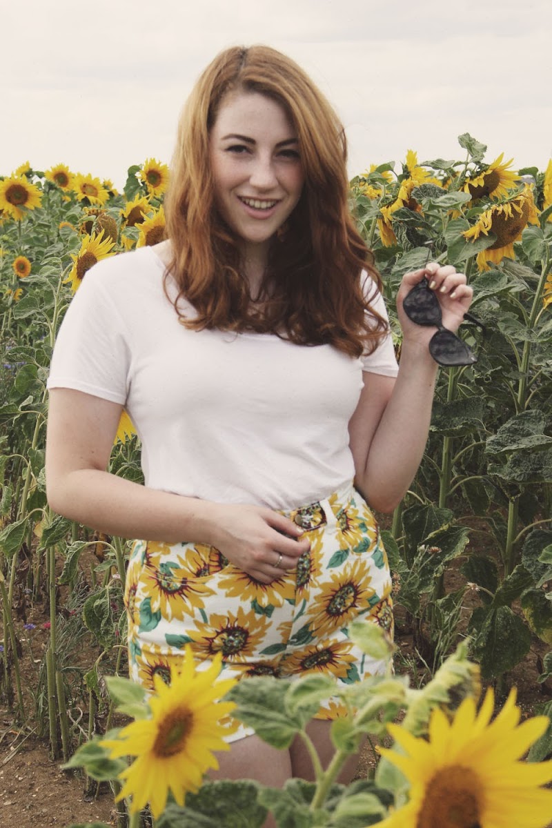it's cohen - uk style blog: wiwt, american apparel sunflower shorts, festival fashion, summer outfit ideas