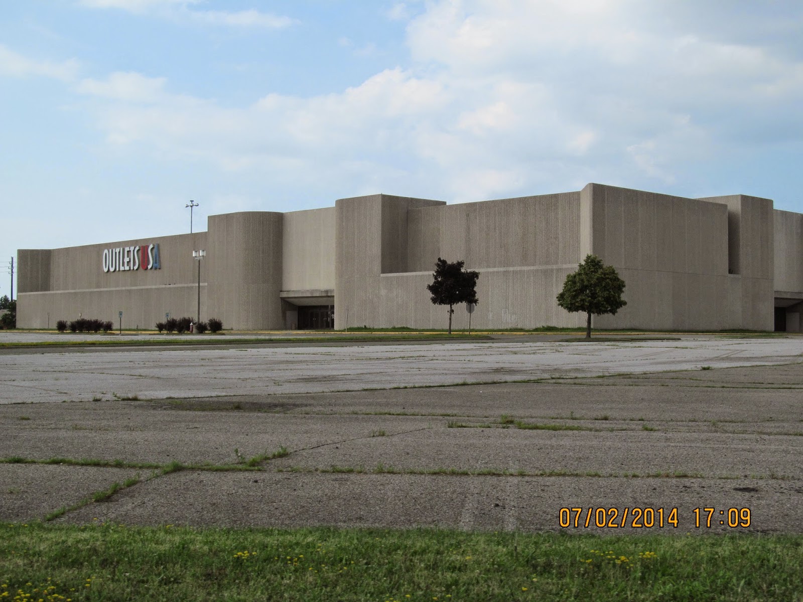 Trip to the Mall Euclid Square Mall (Euclid, OH)