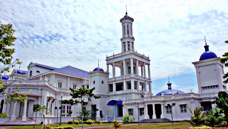 Masjid+Jamik+Sultan+Ismail,+Batu+Pahat.jpg