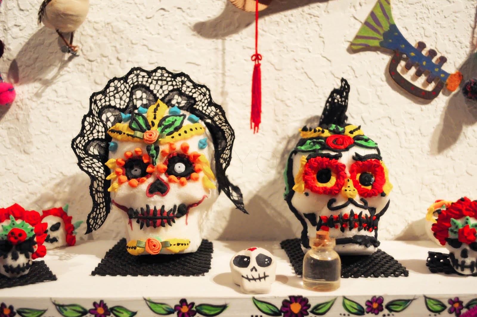 http://4.bp.blogspot.com/-MUKmj0X9dF8/TqL0xxzMV0I/AAAAAAAACKc/cqp2LyfNqtQ/s1600/Ofrenda1%2Bcopy.jpg