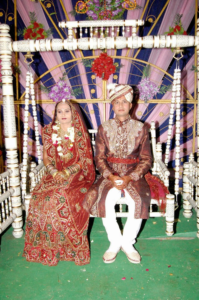 Lovely Couple.. Bhaiya & Bhabhi
