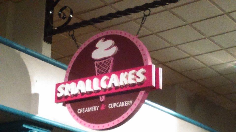 Cupcakery Review Smallcakes Crown Center in Kansas City, MO