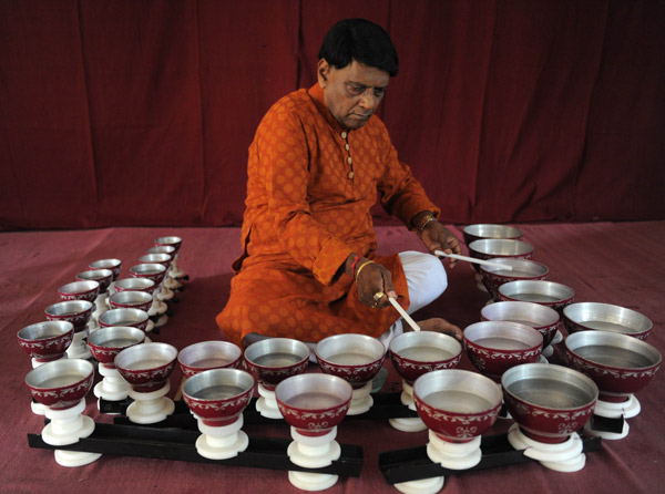 INSTRUMUNDO Instrumentos Musicales: Jal tarang, Jaltarang, Jalatarangam