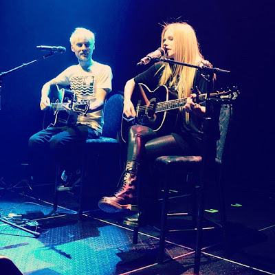 Avril Lavigne - Best Years of Our Lives Lyrics + Letras + Lirik + Tekst + Text + Testo + Paroles + Source: Lyrics-Video-Music.blogspot.com + Video Music Song Lyrics Avril Lavigne - Best Years of Our Lives