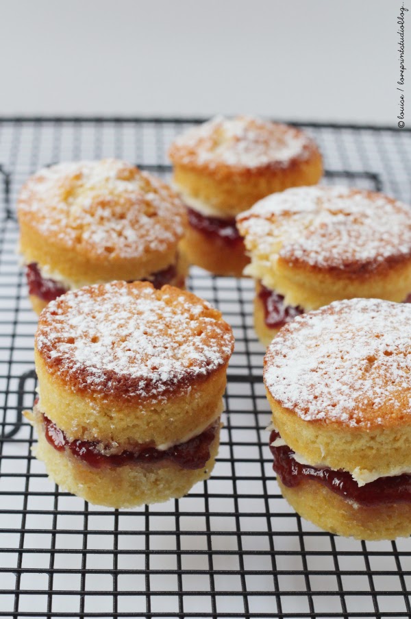 love print studio blog Mini Victoria Sponges...