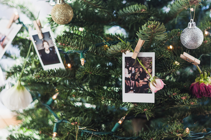 Easy and quick christmas tree decoration DIY from Urban Outfitters Instax Wireless Printer and Poloraid Display DIY idea Easy and quick christmas tree decoration DIY from Urban Outfitters Instax Wireless Printer and Poloraid Display DIY idea