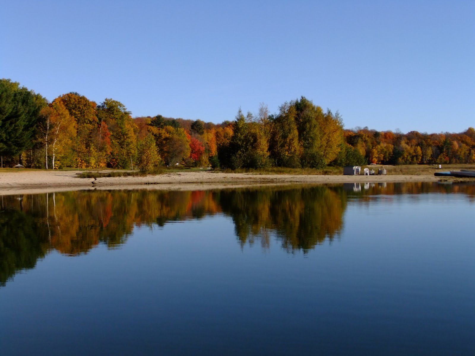 Zauggs Resort Fall vacation at Anvil Lake in Eagle River