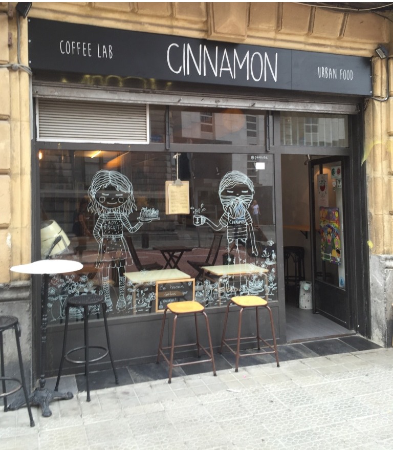 De Restaurantes RC... Cinnamon, entre cafés, barbas y tartas de Lady