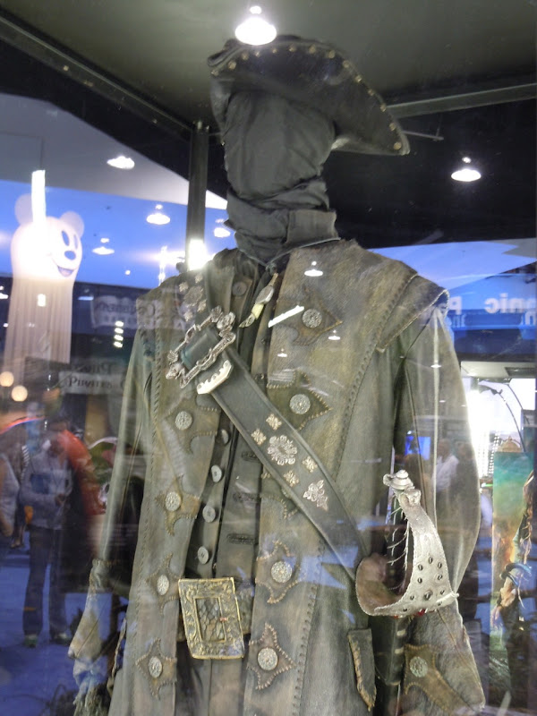 Pirates of the Caribbean Blackbeard costume