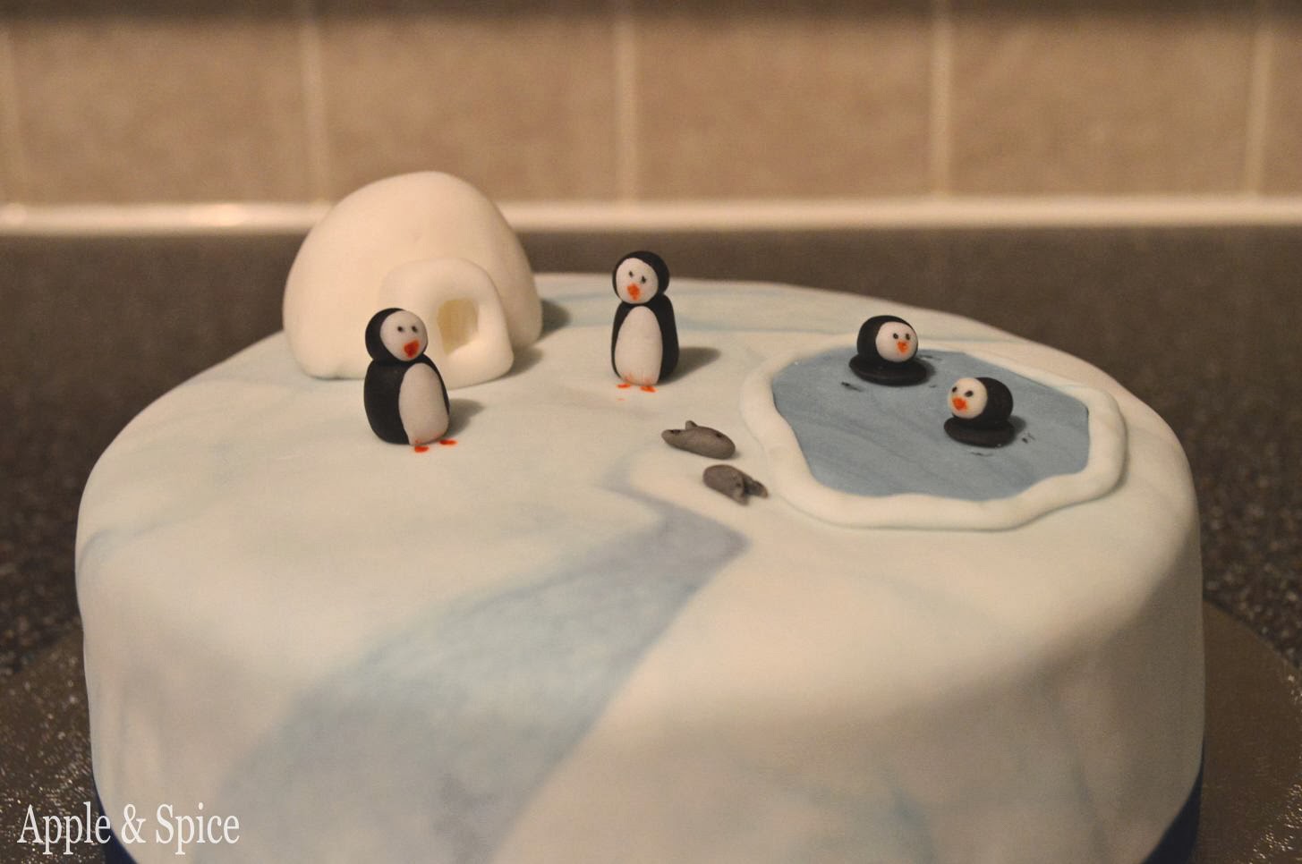 Apple & Spice: Christmas Cake 2013: Penguins