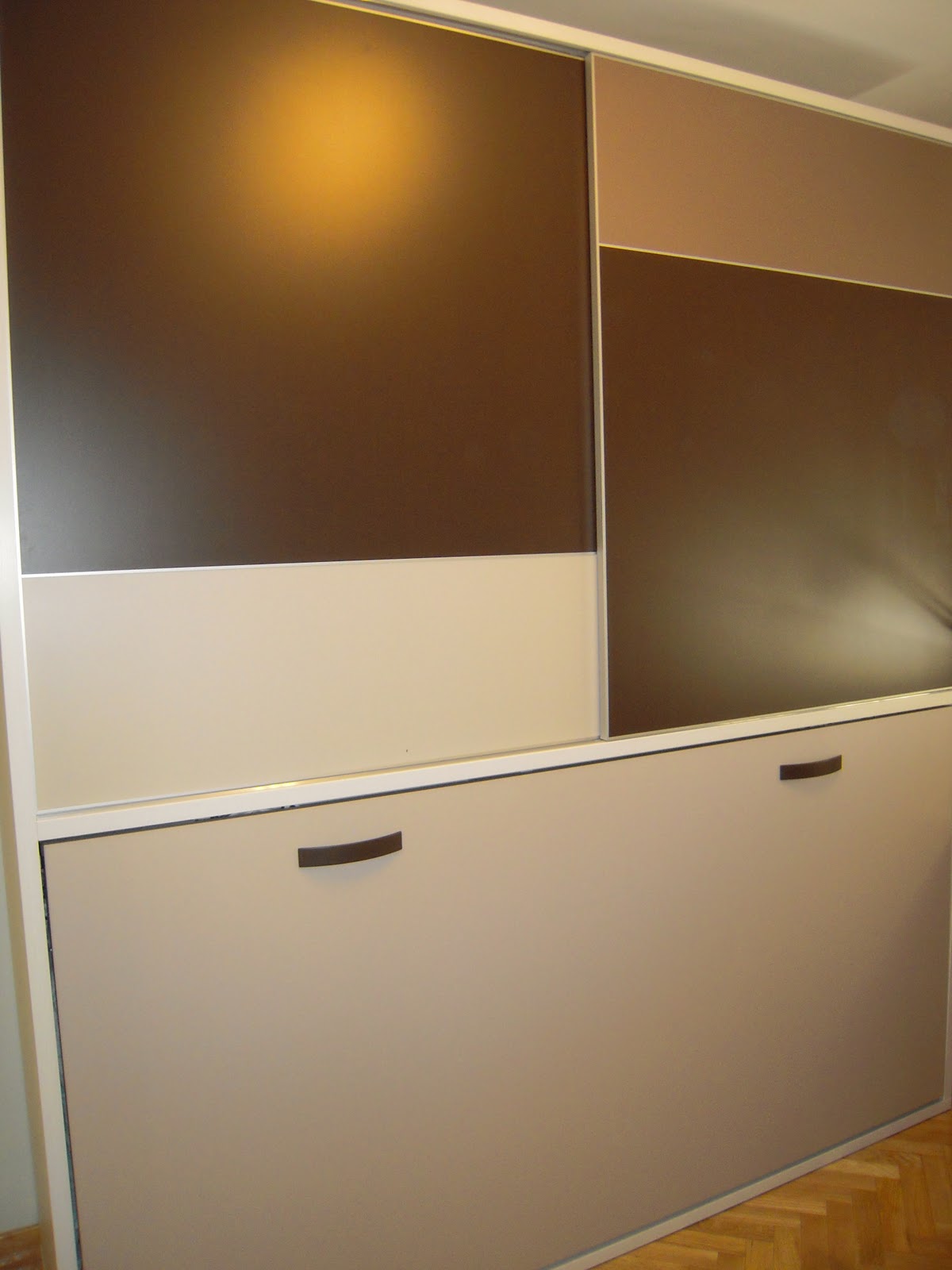 CAMAS ABATIBLES CON ARMARIO ENCIMA