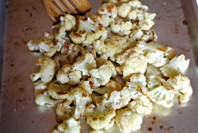 Roasted Cheddar Cauliflower l SimplyScratch.com