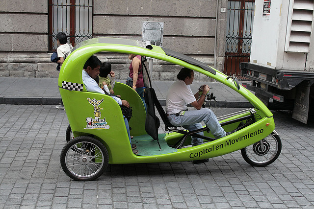 Bicitaxis são cada vez mais populares na Cidade do México