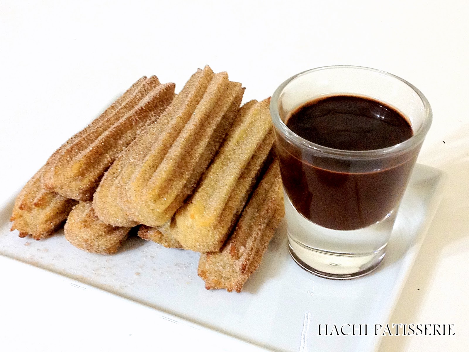 HACHI PATISSERIE Cinnamon Churros